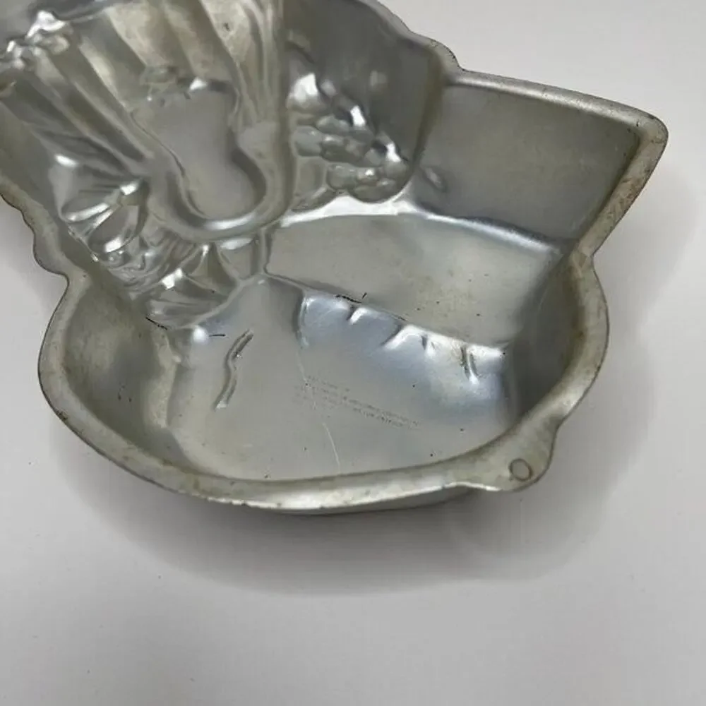 Wilton 1975 HOLLY HOBBIE Cake MOLD Pan Vintage Aluminum‎ Farmhouse Cottage Core